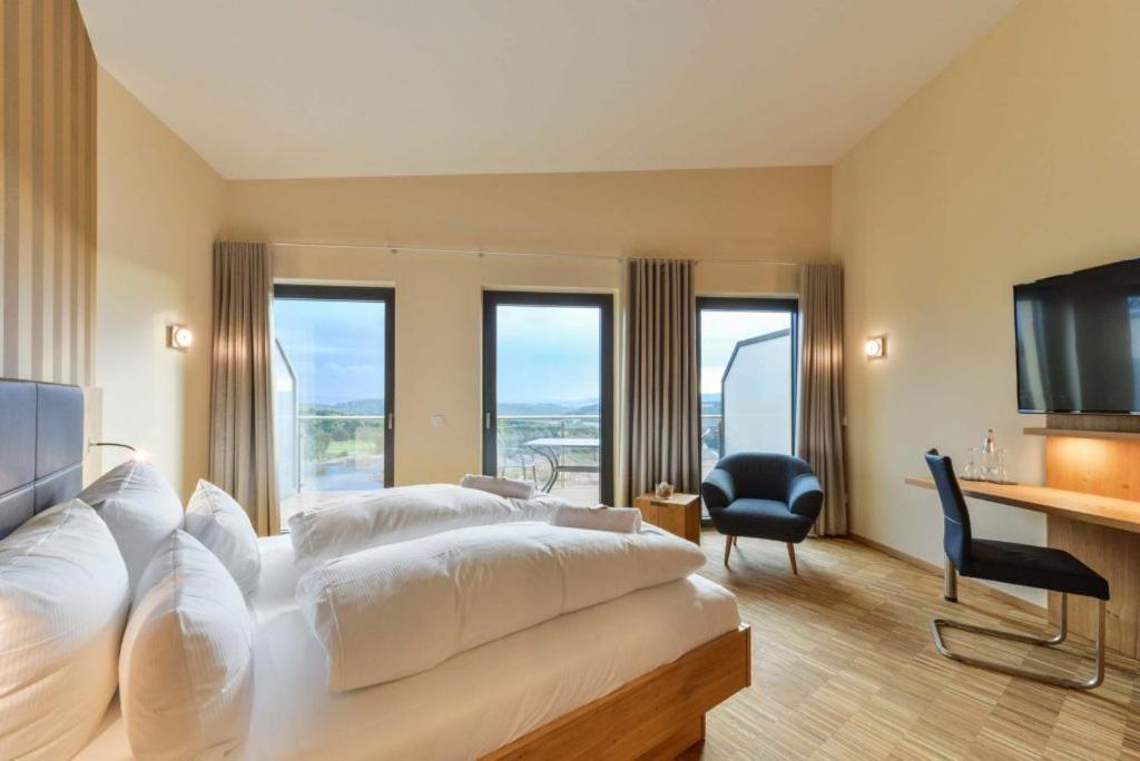 Hotel & Golfrestaurant Gut Wissmannshof Staufenberg  ภายนอก รูปภาพ