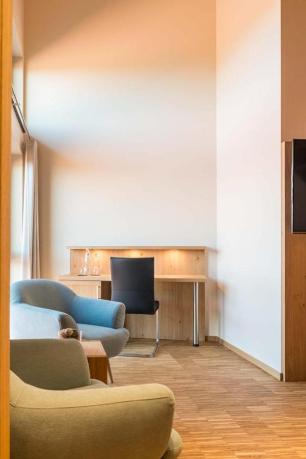 Hotel & Golfrestaurant Gut Wissmannshof Staufenberg  ภายนอก รูปภาพ