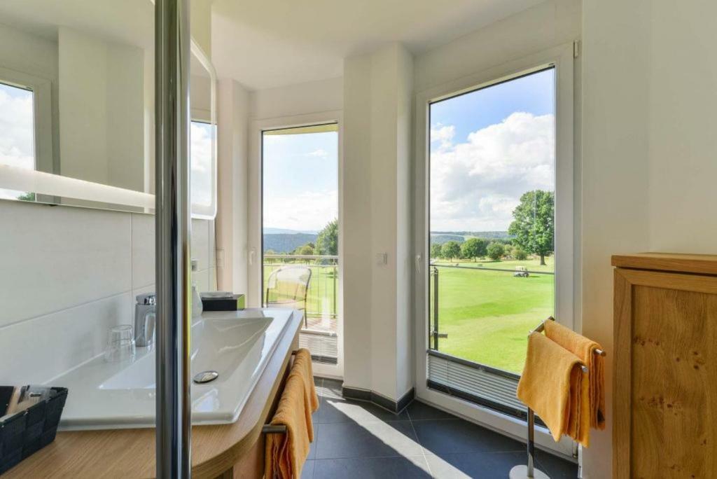 Hotel & Golfrestaurant Gut Wissmannshof Staufenberg  ภายนอก รูปภาพ