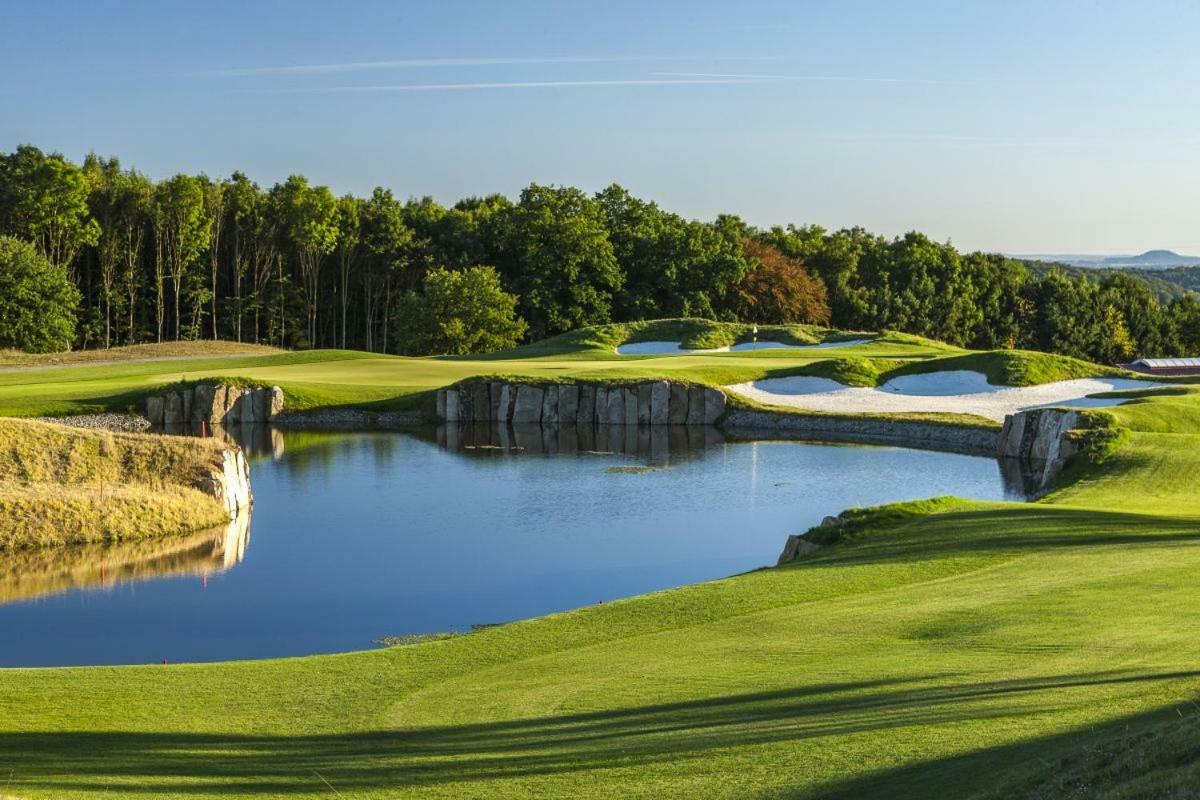 Hotel & Golfrestaurant Gut Wissmannshof Staufenberg  ภายนอก รูปภาพ