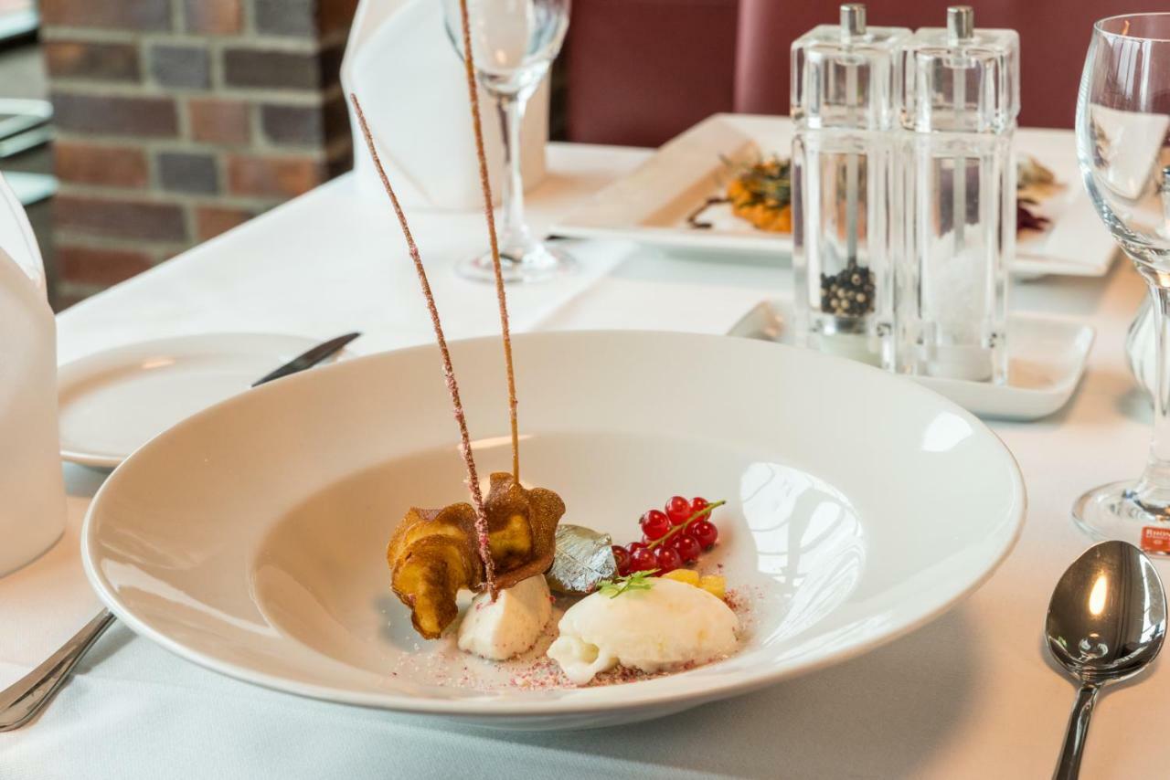 Hotel & Golfrestaurant Gut Wissmannshof Staufenberg  ภายนอก รูปภาพ