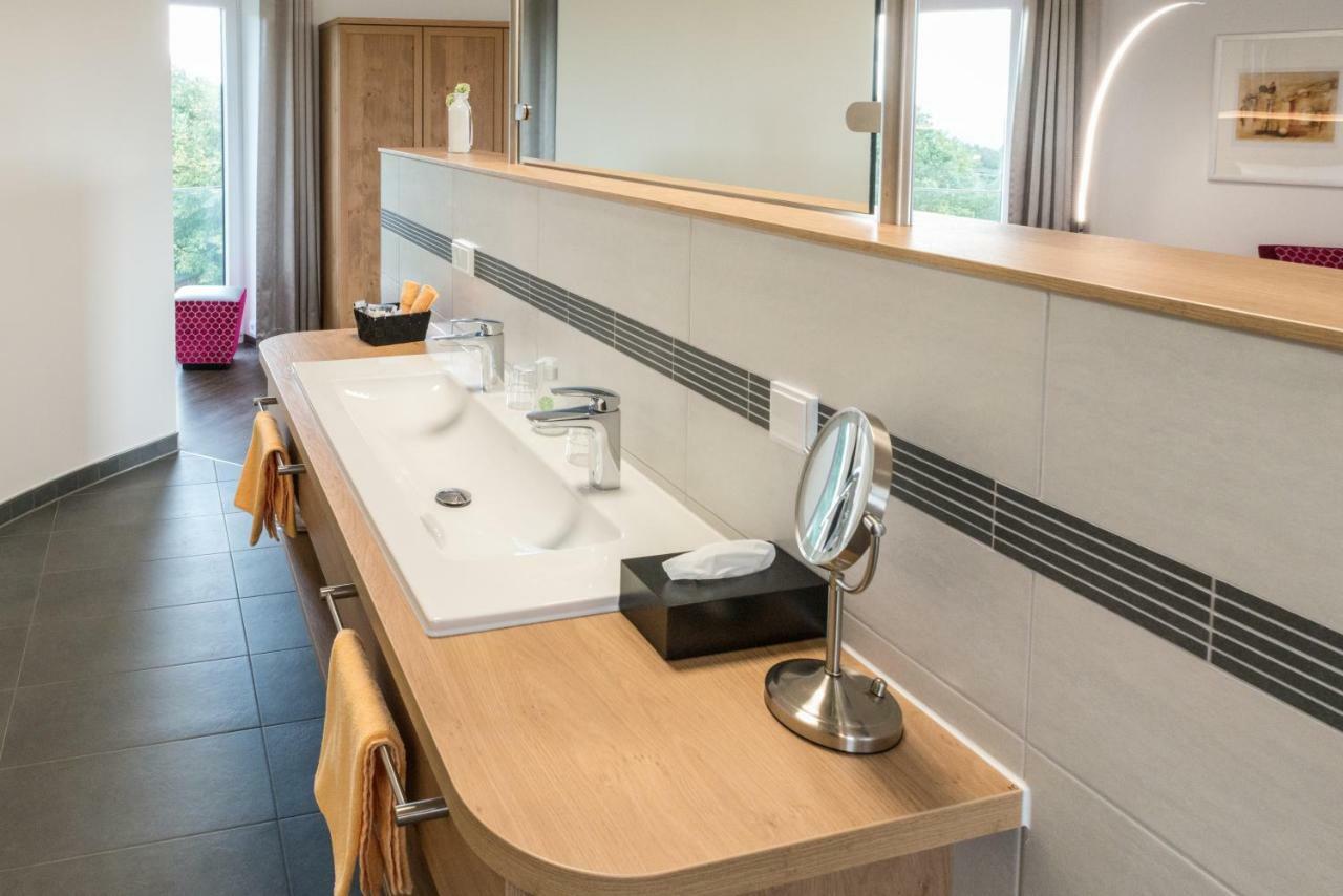 Hotel & Golfrestaurant Gut Wissmannshof Staufenberg  ภายนอก รูปภาพ